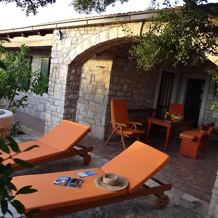 Semesterbostad Stone House San Pelegrin-two Bedroom With Terrace And Sea View Vela Luka